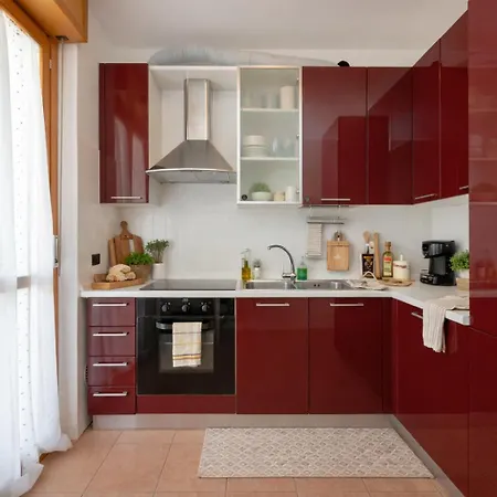 Apartment Spazio Breda - Free Parking, Private Garage, Metro M1, Balcony, 4 Guests Milan